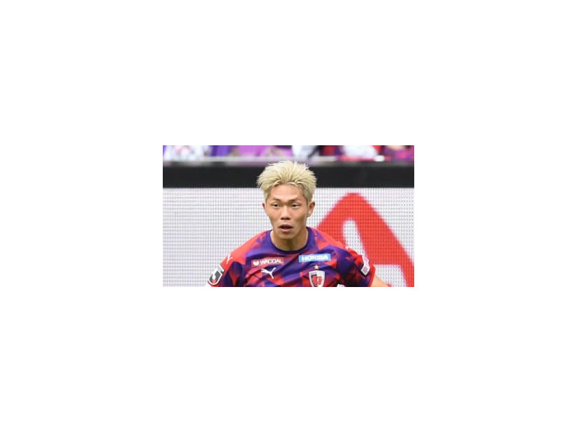 京都、栃木に2-0勝利。荻原拓也の「感覚ゴール」が3ポイントに導く