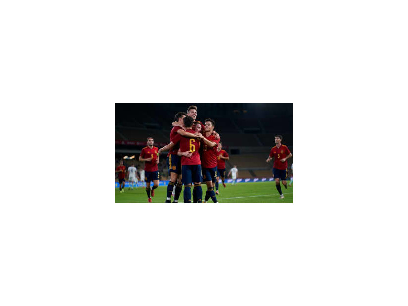 スペインサッカーはやっぱスゴイ！U-21代表の「最深部から壊す超速ゴール」がこれ