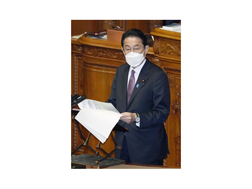 参院本会議の代表質問で答弁する岸田首相＝10日午前