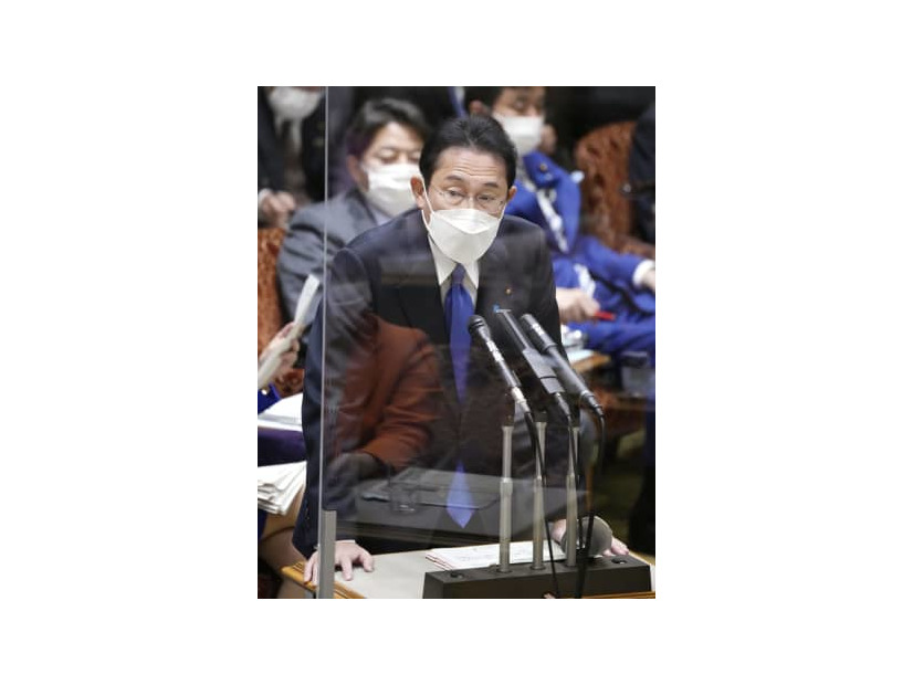 参院予算委で答弁する岸田首相＝16日午後
