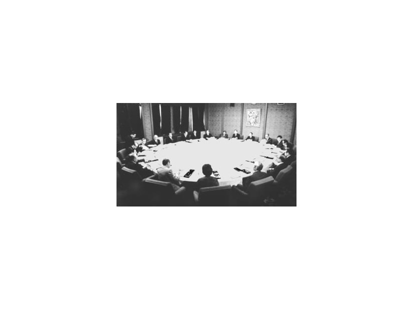 ＜あのころ＞閣議室を初公開
