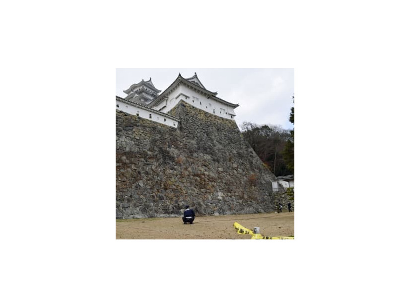姫路城で「すす払い」をしていた陸上自衛隊員が落下した現場＝21日午前、兵庫県姫路市