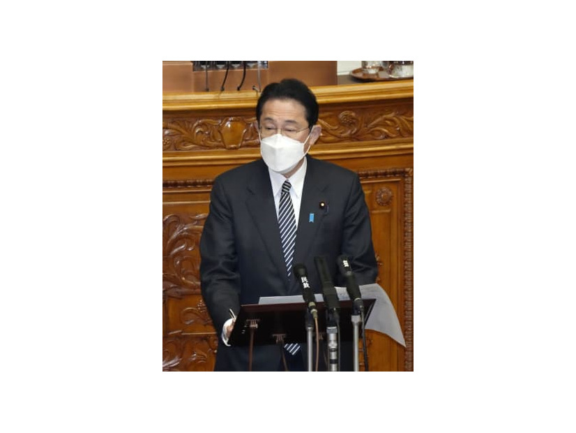 参院本会議で答弁する岸田首相＝21日午前