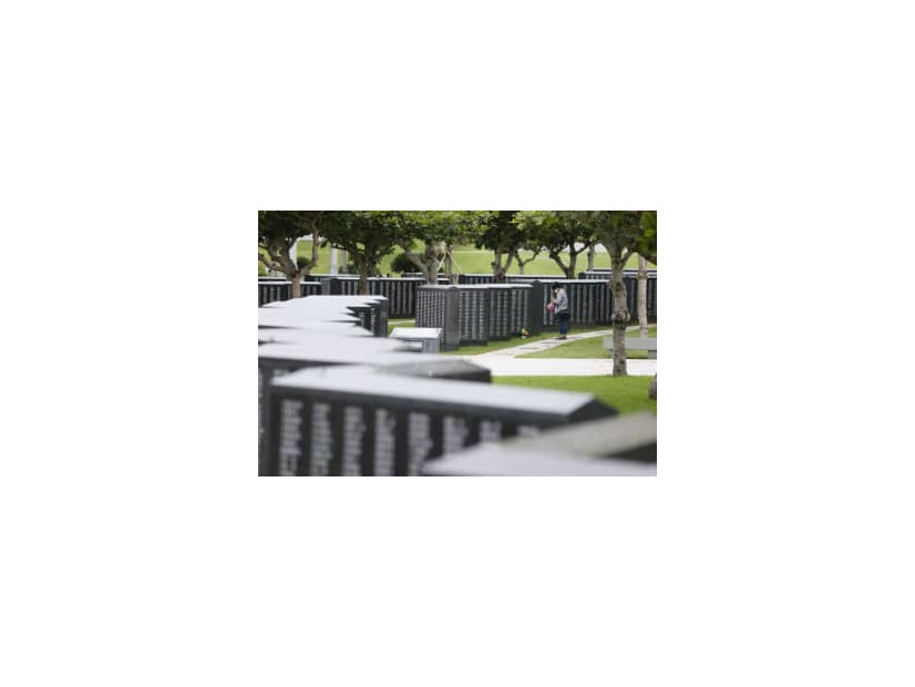 沖縄戦犠牲者の名が刻まれた「平和の礎」＝沖縄県糸満市の平和祈念公園
