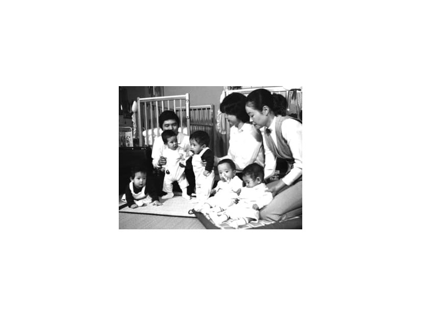＜あのころ＞日本初の五つ子誕生