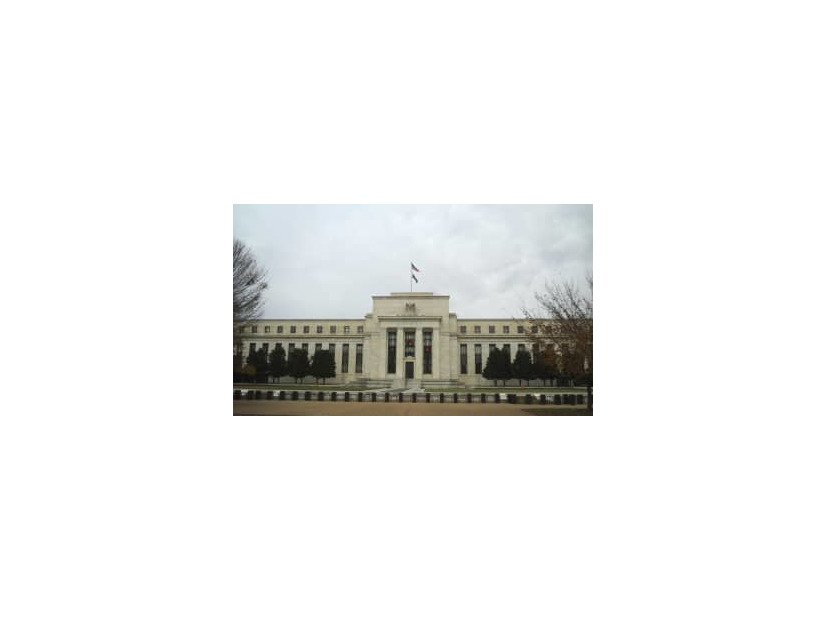 米首都ワシントンの米連邦準備制度理事会（FRB）本部＝2021年11月（共同）