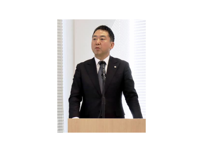 記者会見するツナググループ・ホールディングスの米田光宏社長＝17日午前、東京都内