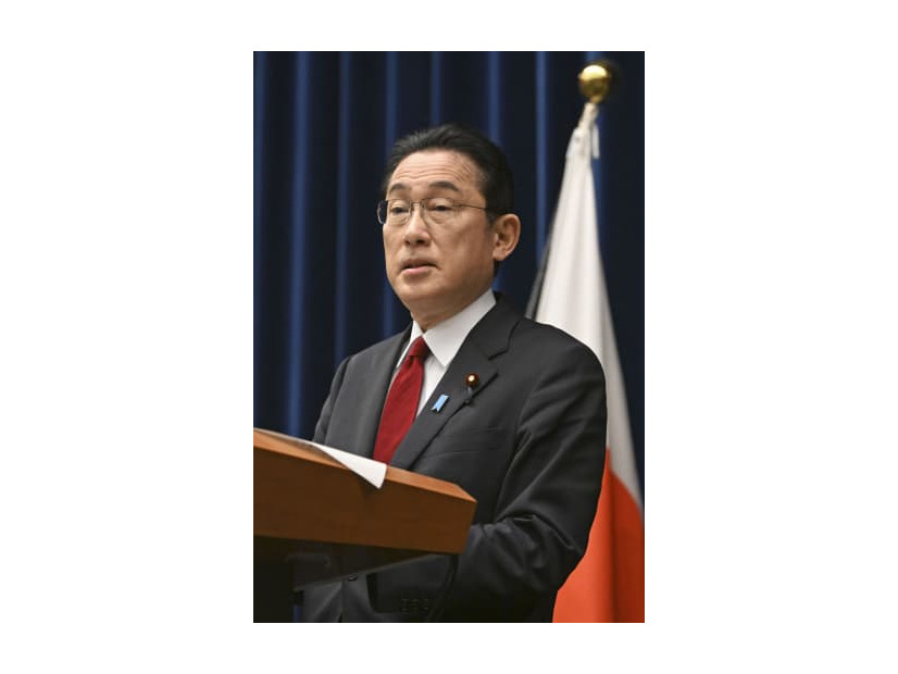 記者会見でロシアへの制裁強化策を発表した岸田首相＝25日午前、首相官邸（代表撮影）
