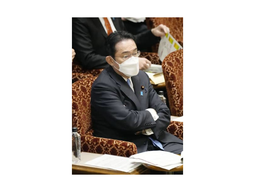 参院予算委に臨む岸田首相＝28日午前