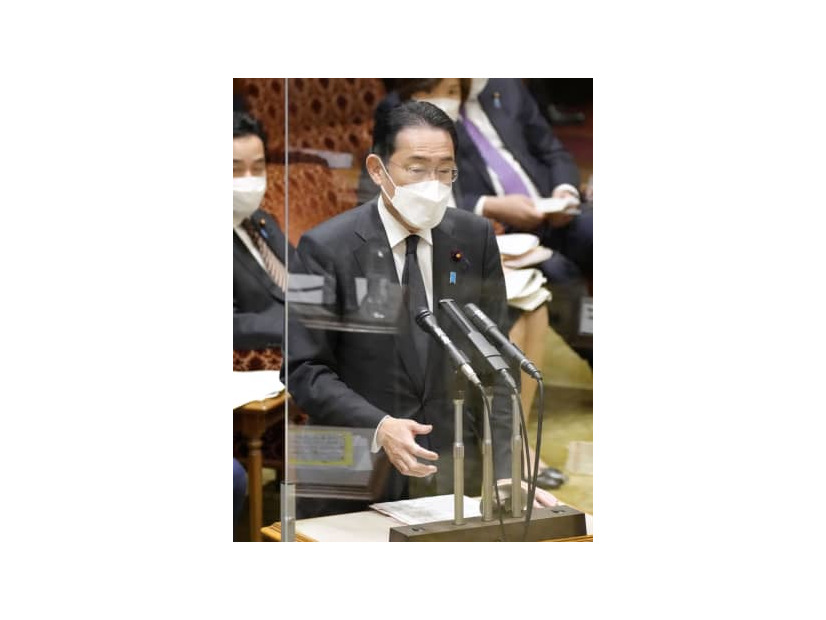 参院予算委で答弁する岸田首相＝7日午前
