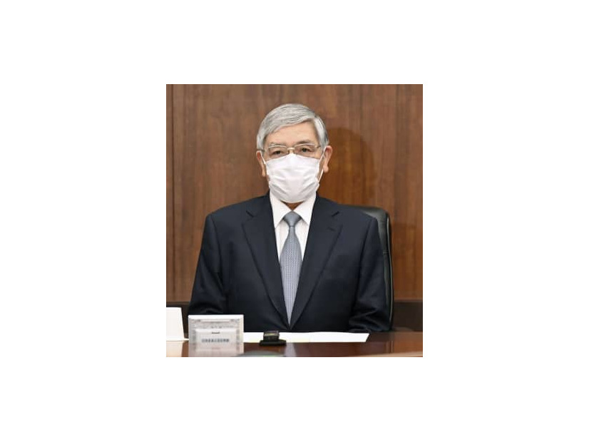 金融政策決定会合に臨む日銀の黒田総裁＝18日午前、日銀本店（代表撮影）