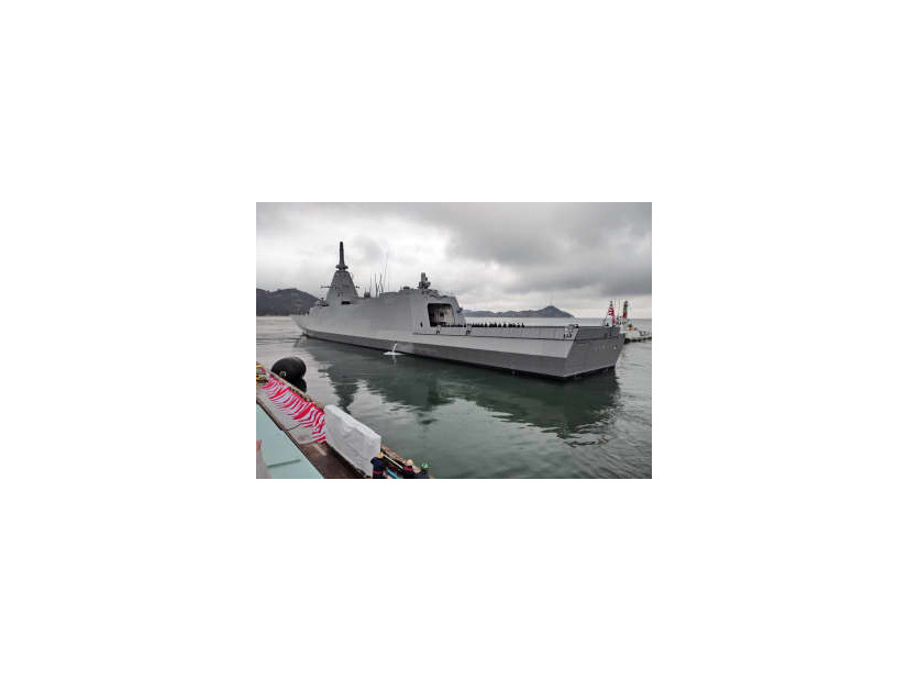 就役した海上自衛隊の新型護衛艦、FFM「くまの」＝22日午後、岡山県玉野市