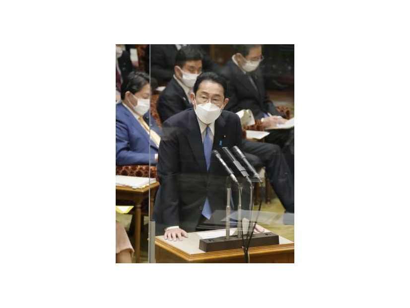 参院決算委で答弁する岸田首相＝28日午前