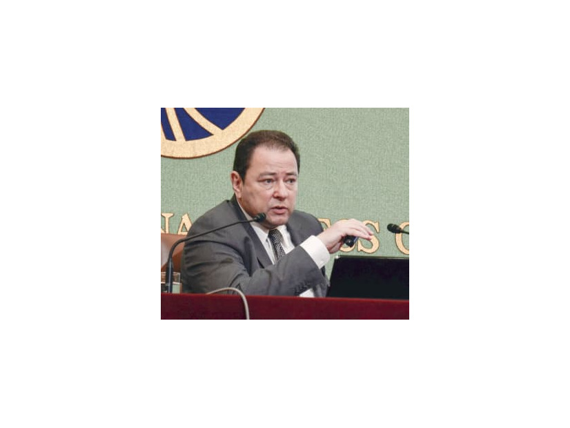 日本記者クラブで記者会見するウクライナのセルギー・コルスンスキー駐日大使＝1日午前、東京都千代田区