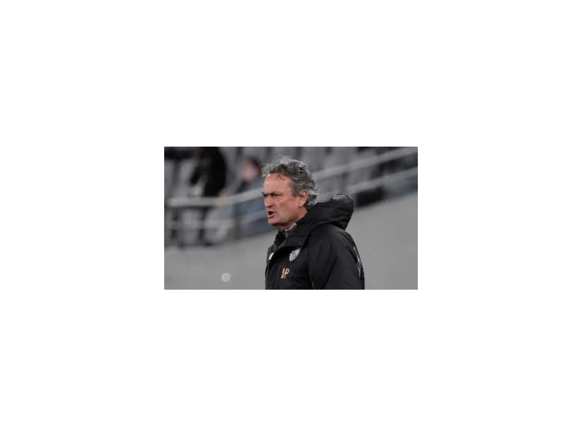 FC東京アルベル監督、松木玖生の退場判定に激怒…「日本サッカー、変わるべき」