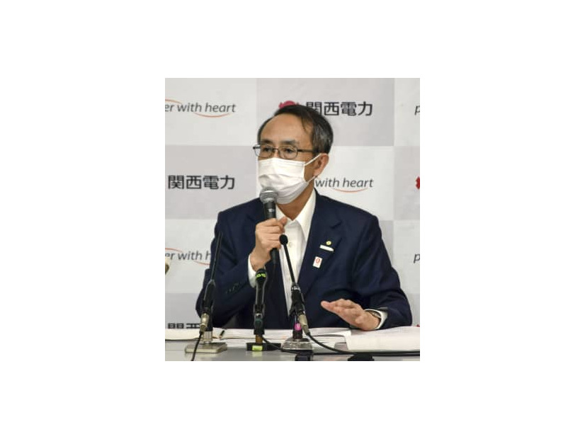 6月下旬の退任を前に、記者会見する関西電力の森本孝社長＝6日午後、大阪市