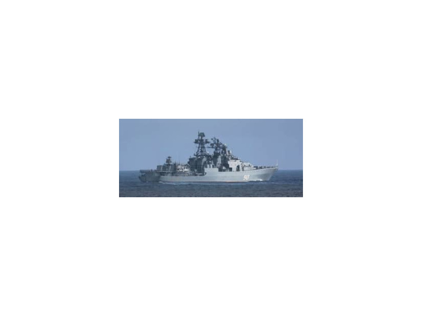 北海道東方の太平洋で活動したロシア海軍の駆逐艦＝9日（防衛省統合幕僚監部提供）