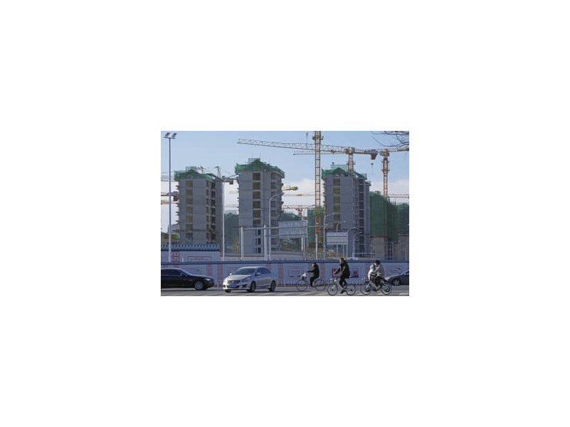 北京市内の建設現場＝1月（共同）