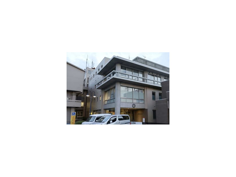 大阪地検特捜部が家宅捜索した奈良県御所市役所＝23日午後7時3分