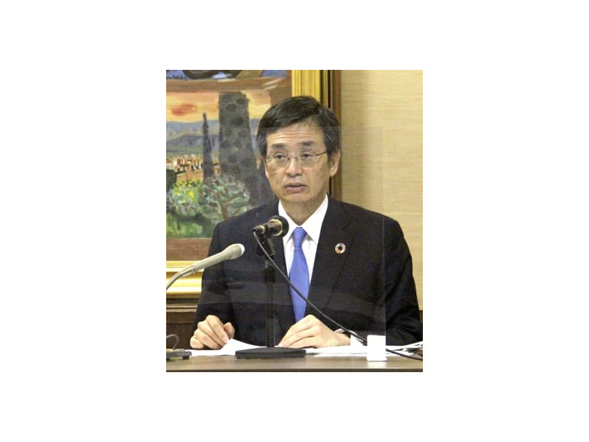 生命保険協会の会長に就任した稲垣精二氏＝15日午後、東京都千代田区