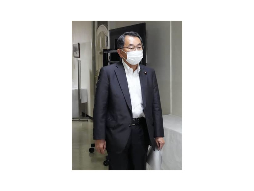 自民党安倍派の臨時幹事会に臨む塩谷元総務会長＝19日午後、東京・永田町の党本部