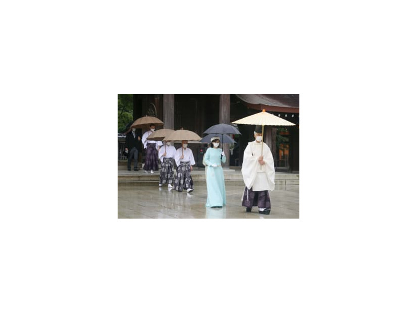 明治天皇百十年祭に際し、明治神宮を参拝された秋篠宮家の次女佳子さま＝22日午前（代表撮影）