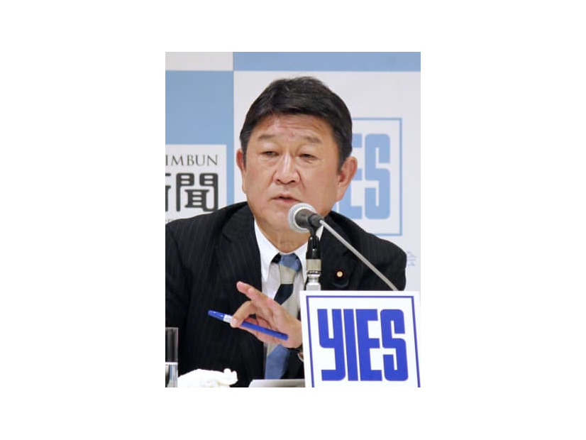 東京都内で講演する自民党の茂木幹事長＝25日午後