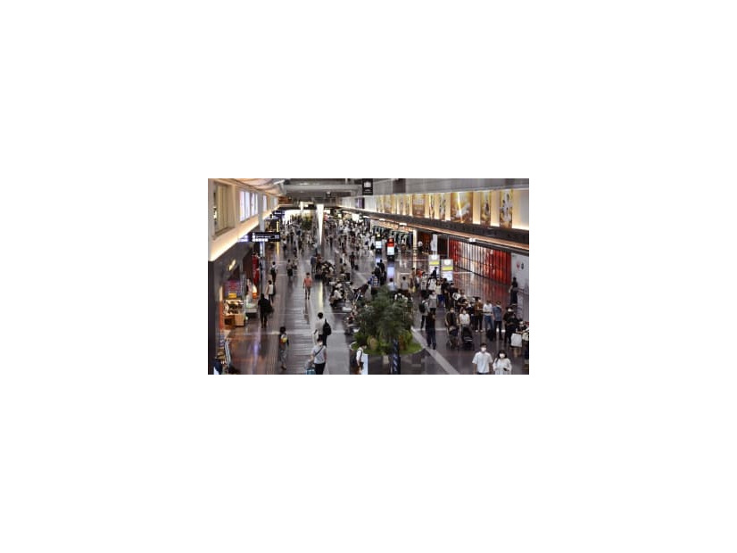 昨年8月、お盆休みの帰省シーズンを迎えた羽田空港の出発ロビー