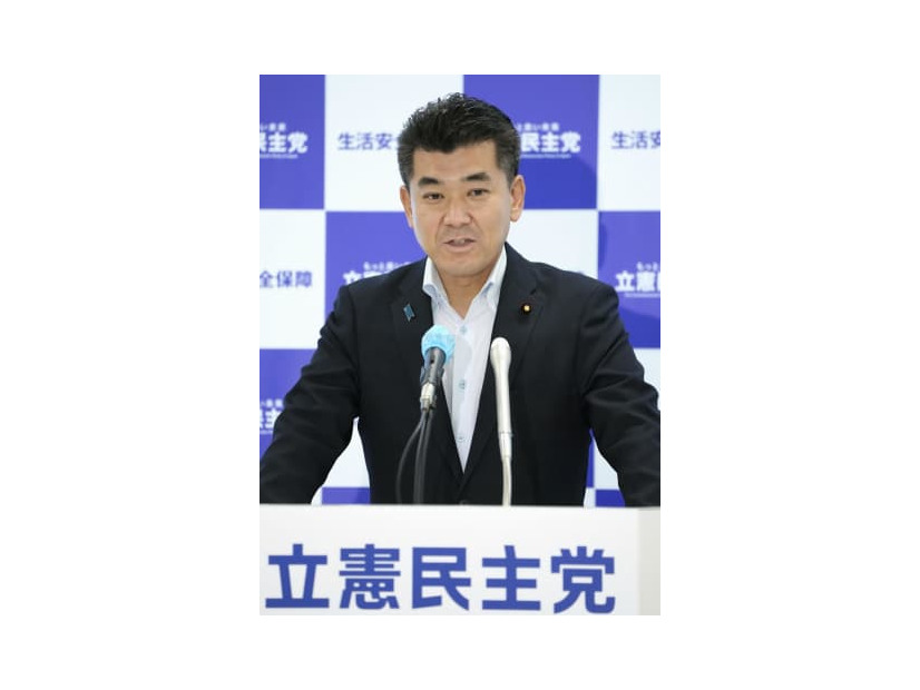 記者会見する立憲民主党の泉代表＝29日午後、国会