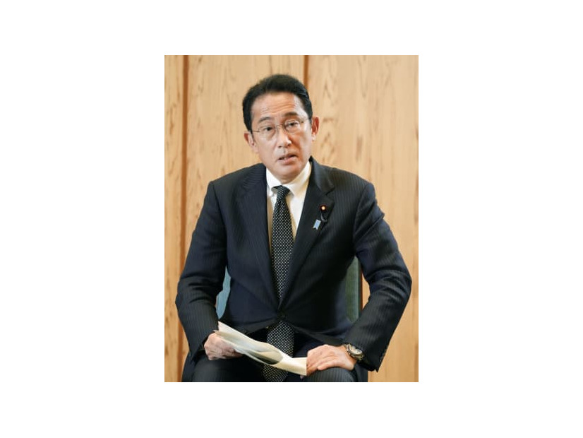 共同通信などのインタビューに答える岸田首相
