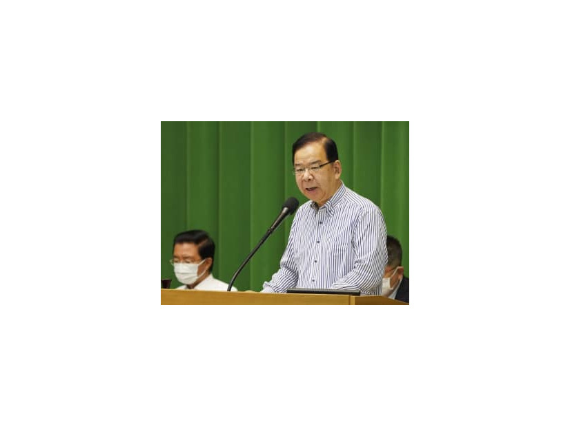 第6回中央委員会総会で発言する共産党の志位委員長＝1日午前、東京都渋谷区の党本部
