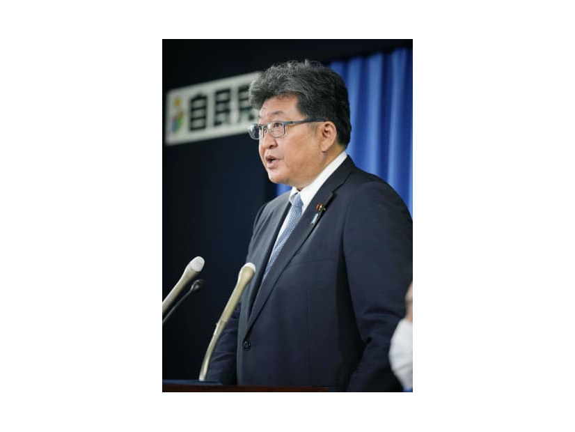 記者会見する自民党の萩生田政調会長＝10日午前10時52分、東京・永田町の党本部