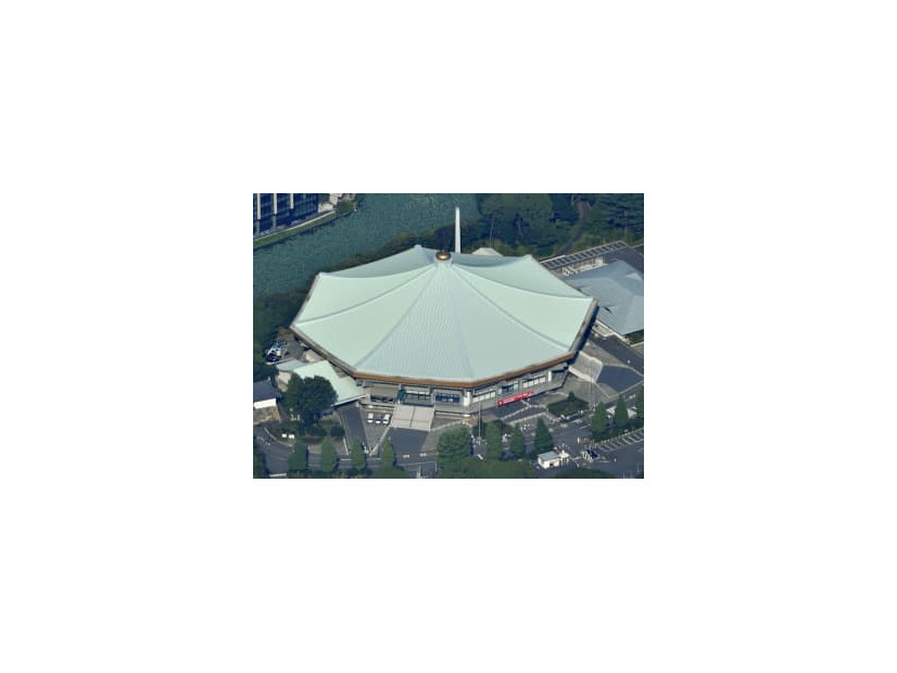 安倍元首相の国葬が行われる東京・日本武道館＝7月（共同通信社ヘリから）
