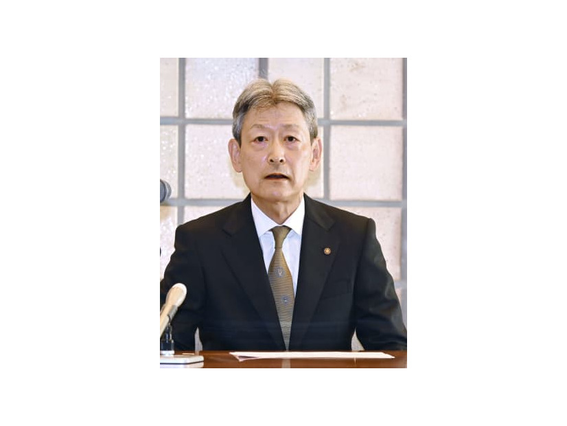 記者会見する伊勢神宮大宮司の久邇朝尊氏＝31日午前、三重県伊勢市