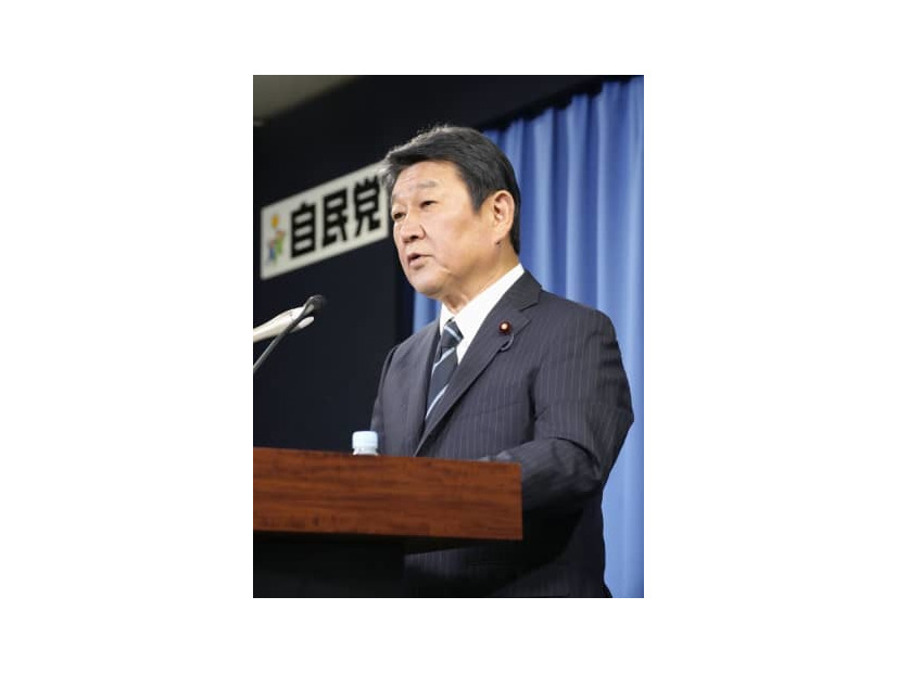 所属国会議員と旧統一教会側との接点確認調査結果について、自民党本部で記者会見する茂木幹事長＝8日午後、東京・永田町