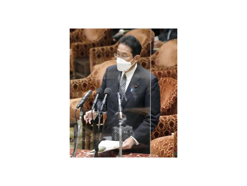 衆院議運委で答弁する岸田首相＝8日午後