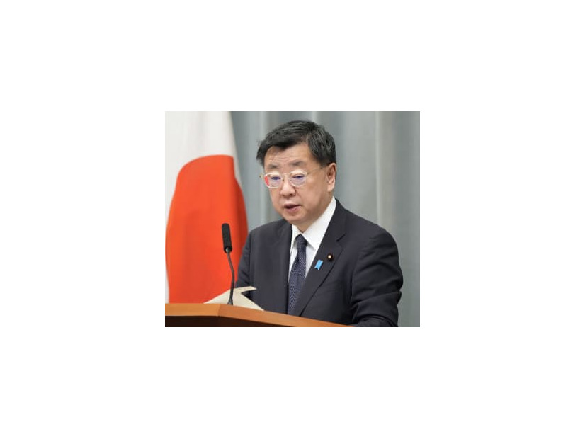 記者会見する松野官房長官＝16日午前、首相官邸