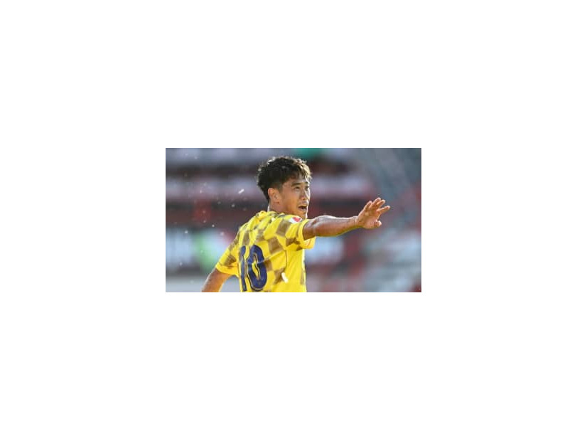 香川真司、電車使ってあのチームの試合生観戦！「なんてスタジアム」とビビる