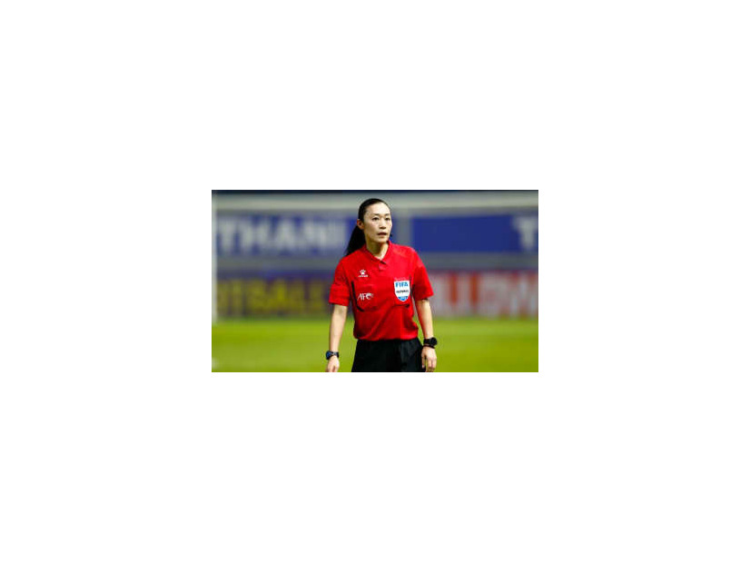 J1史上初！女性主審、山下良美さんが試合を裁く