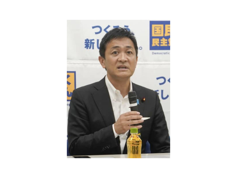 タウンミーティング後に記者会見する国民民主党の玉木代表＝23日午前、大津市