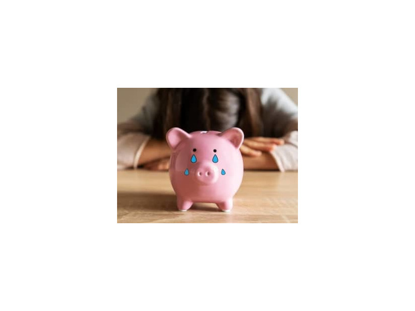 お金にまつわるモヤっと体験談に、お金の専門家がアドバイスします。今回は、“消えた郵便貯金”にまつわるお話です。