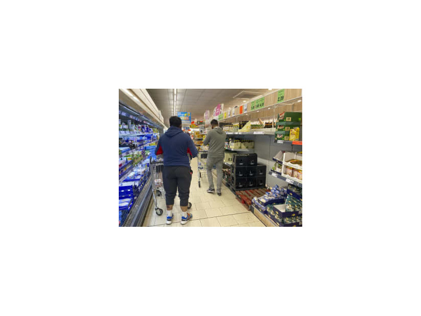ドイツ・ベルリンのスーパーの売り場＝4月（アナトリア通信提供・ゲッティ＝共同）