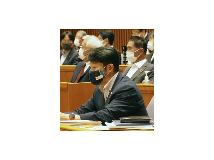 三重県議会に出席した小林貴虎県議＝19日午前