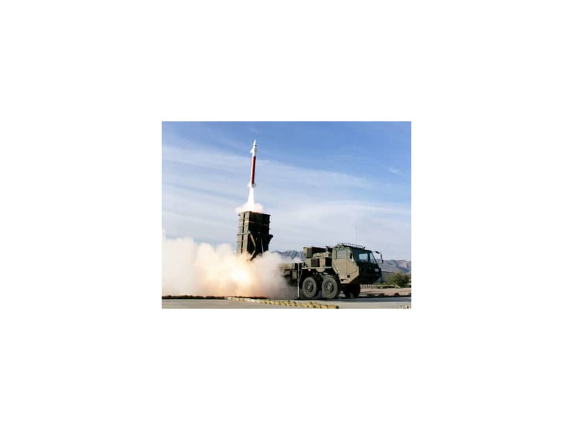 陸上自衛隊の地対空ミサイル「03式中距離地対空誘導弾（中SAM）」（陸自提供）