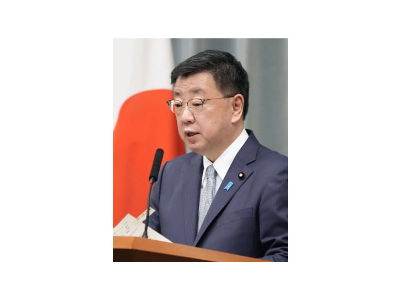 記者会見する松野官房長官＝9日午前、首相官邸