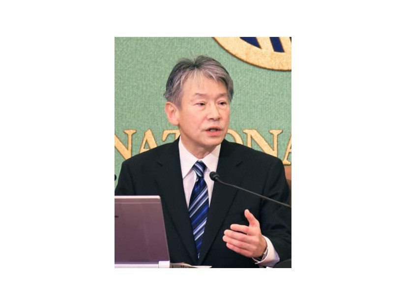 記者会見する原子力規制委の山中伸介委員長＝21日午後、東京・内幸町の日本記者クラブ