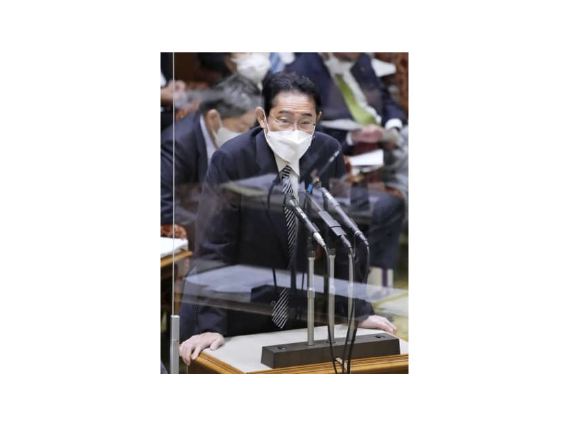 参院予算委で答弁する岸田首相＝30日午後