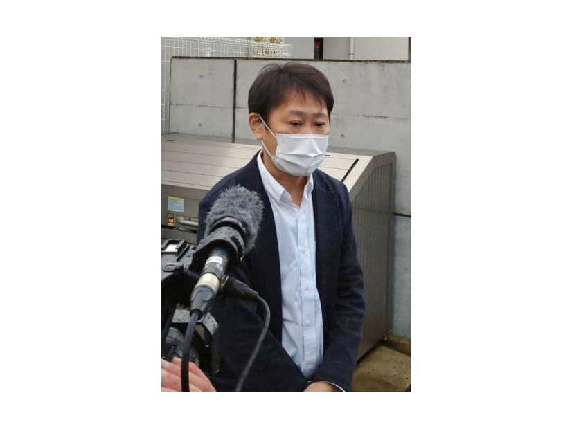 取材に応じる本郷町保育園の風間宣夫園長＝2日午前、富山市