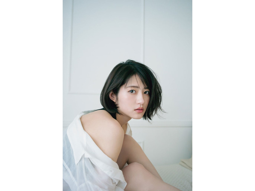 若月佑美「履きなれない靴を履き潰すまで」より／撮影：嶌村吉祥丸