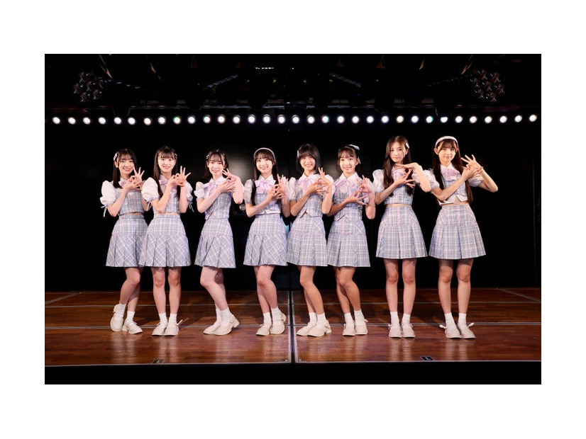 AKB48・18期研究生（左から）工藤華純、八木愛月、成田香姫奈、秋山由奈、新井彩永、山口結愛、迫由芽実、久保姫菜乃（C）AKB48